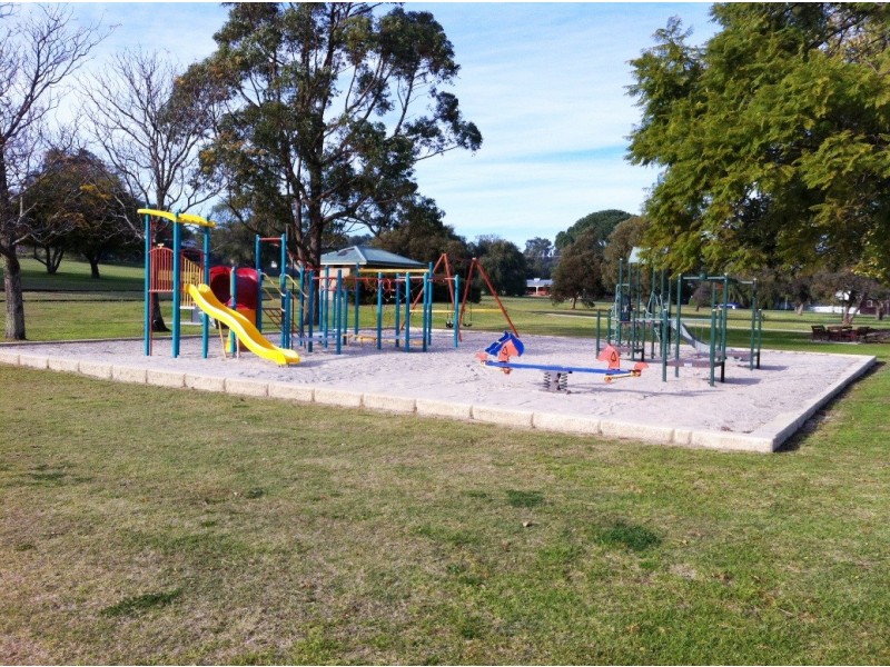 11 McDowell Street, Yarloop WA 6218