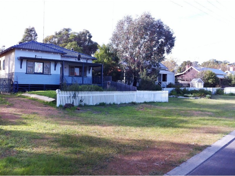 11 McDowell Street, Yarloop WA 6218