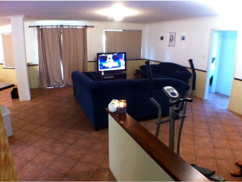 6 Floyd Cross, Usher WA 6230