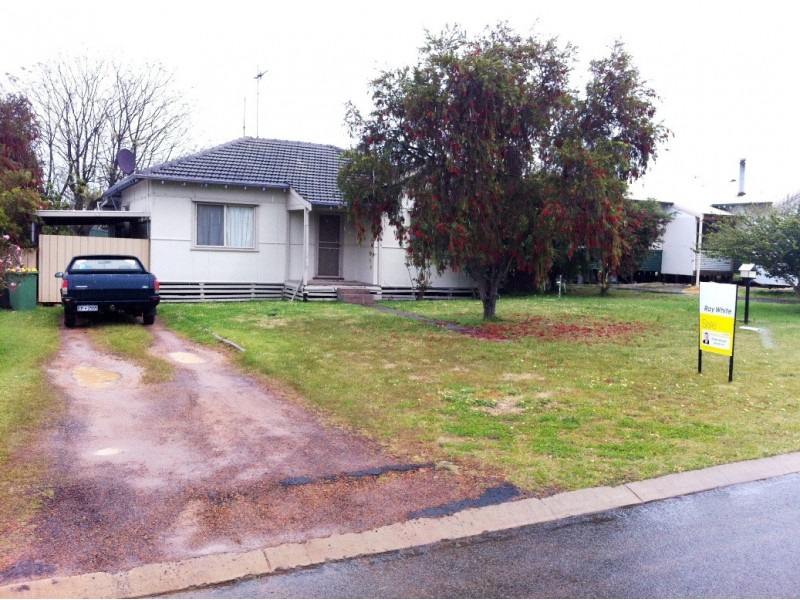 12 Bandak Road, Carey Park WA 6230