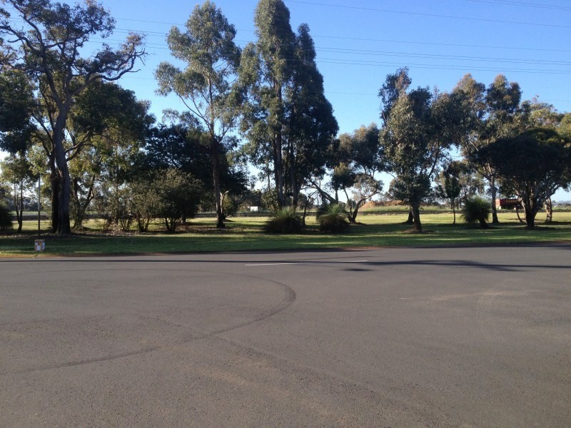 1 Clarke Street, Burekup WA 6227