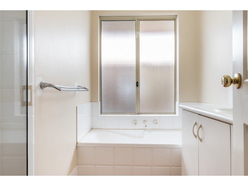 10 Firethorn Place, Eaton WA 6232