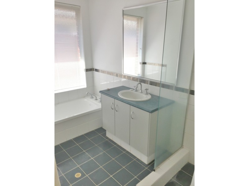 3 Golden Beryl Avenue, Australind WA 6233