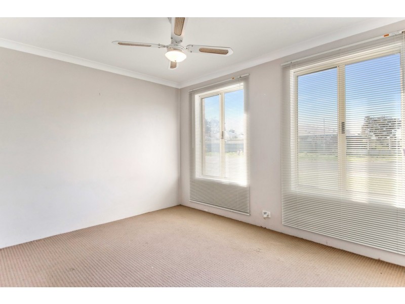 28 Dudley Drive, Usher WA 6230