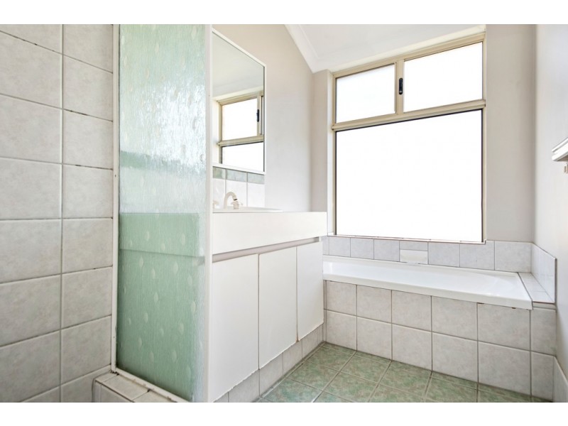 28 Dudley Drive, Usher WA 6230