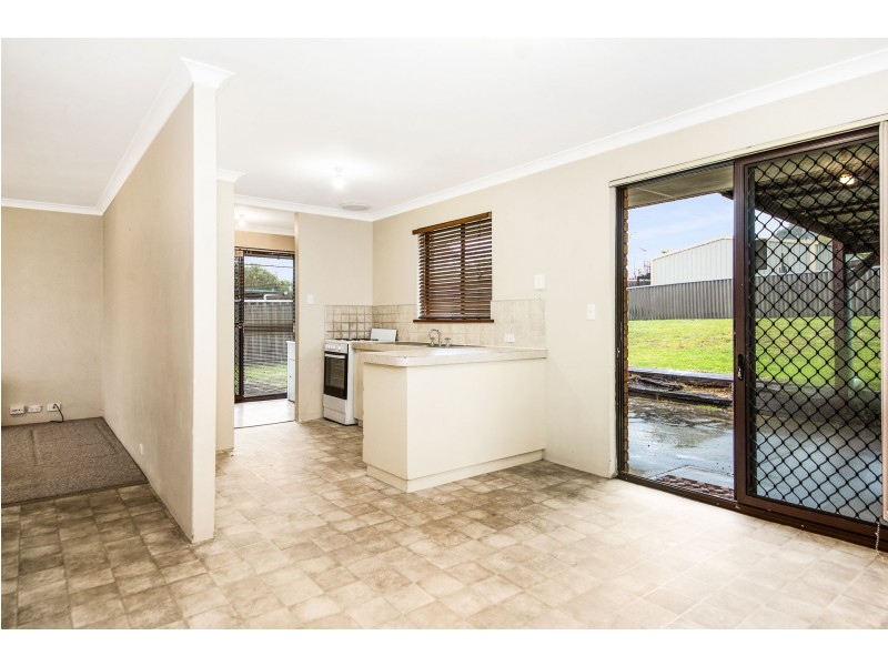 15 Whatman Way, Withers WA 6230