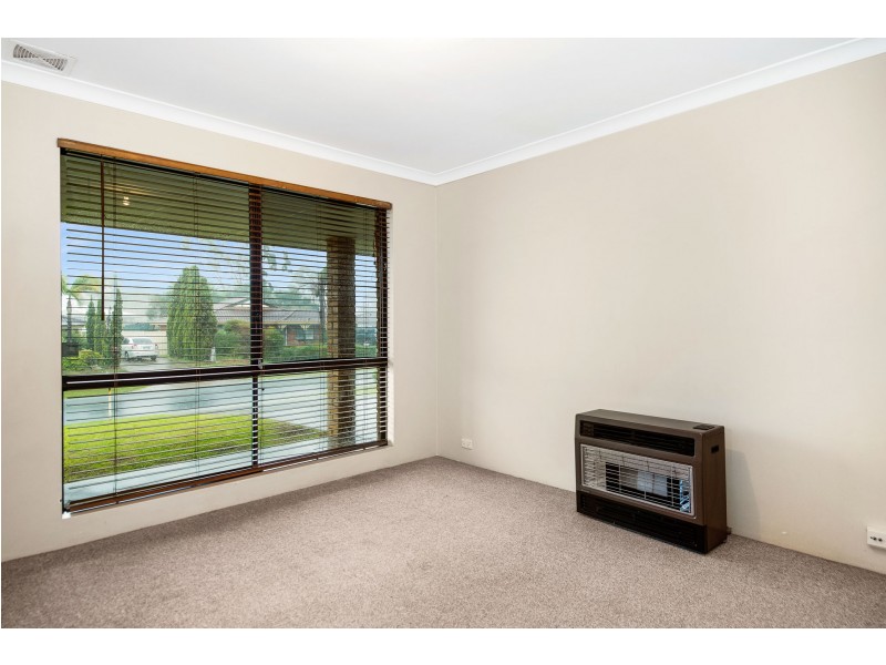 15 Whatman Way, Withers WA 6230
