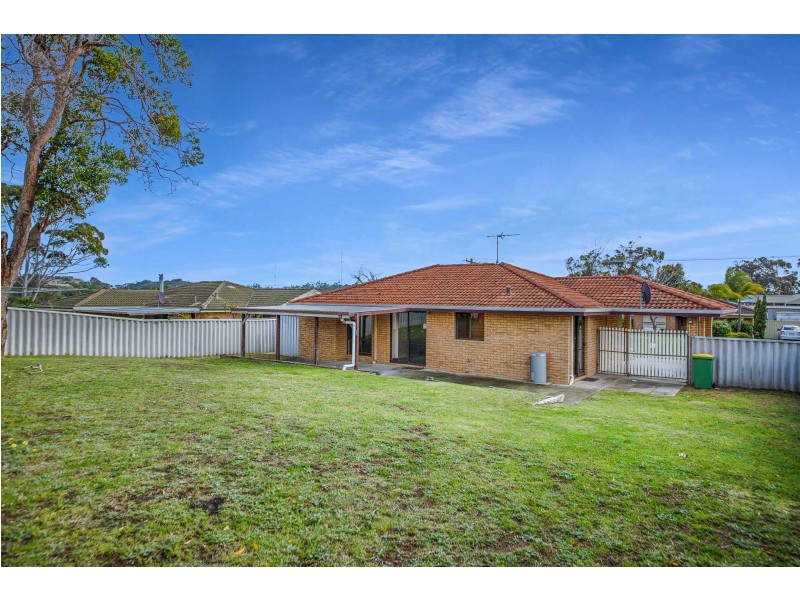 15 Whatman Way, Withers WA 6230