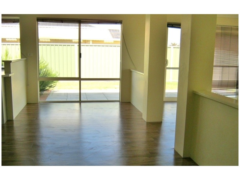 4 Heatherglen Road, Australind WA 6233