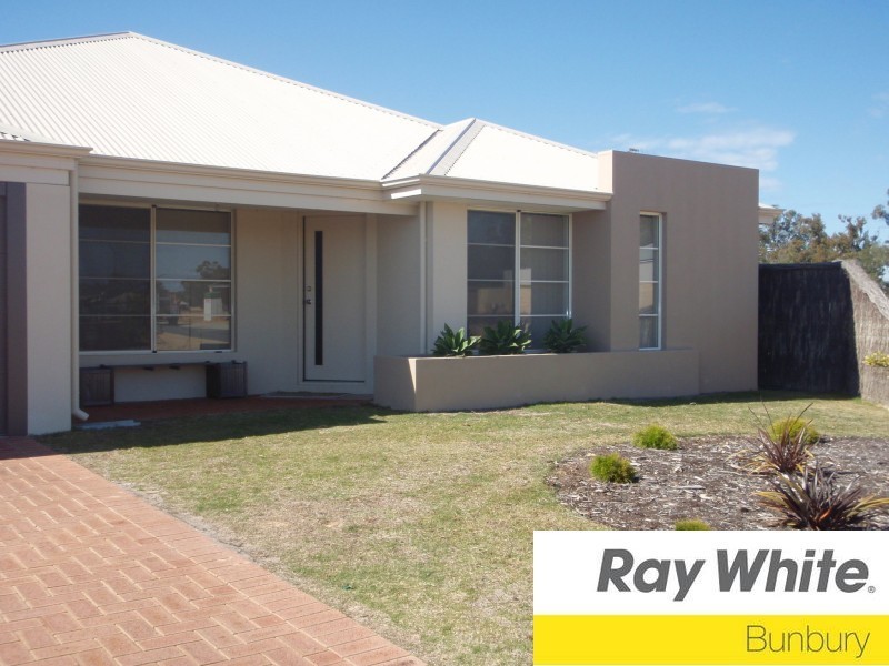 19 Garnet Way, Dalyellup WA 6230