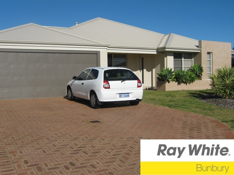 19 Garnet Way, Dalyellup WA 6230