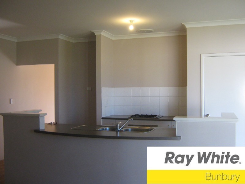 19 Garnet Way, Dalyellup WA 6230