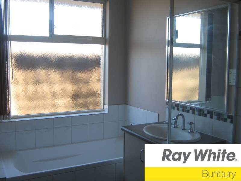 19 Garnet Way, Dalyellup WA 6230