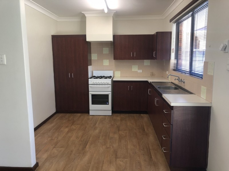 8 Plowers Place, Withers WA 6230