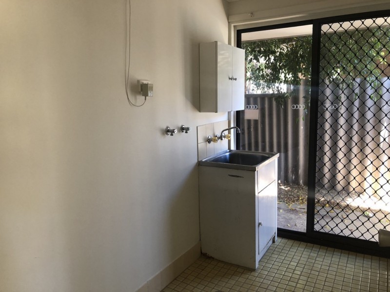 8 Plowers Place, Withers WA 6230