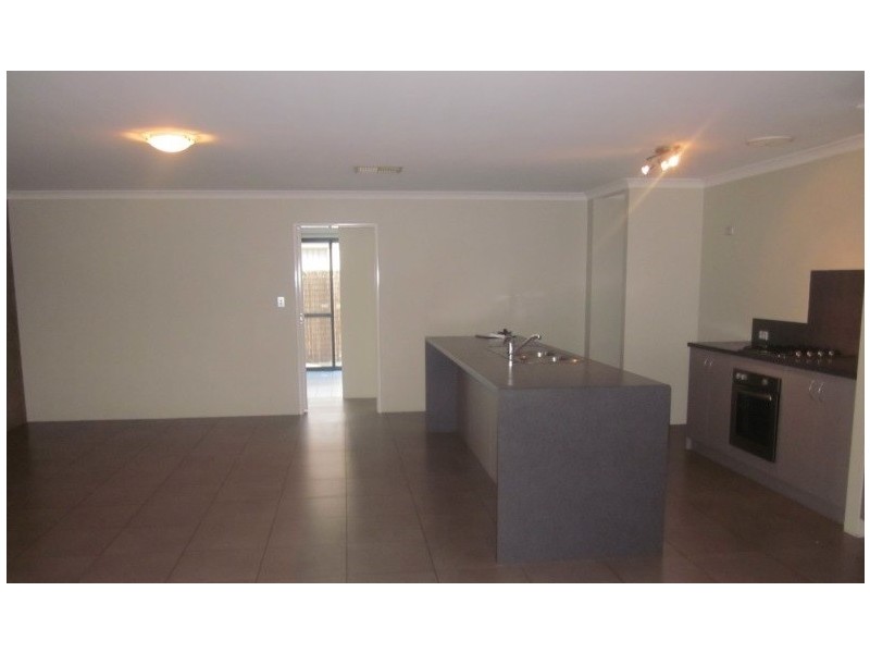 11 Balwyn Road, Australind WA 6233