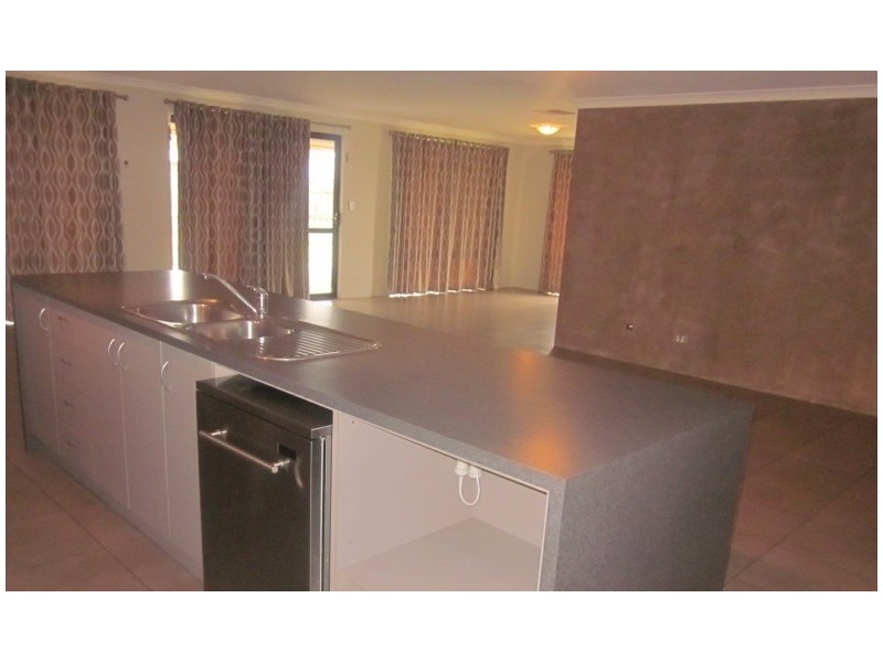 11 Balwyn Road, Australind WA 6233