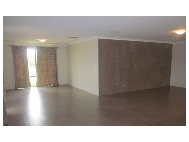 11 Balwyn Road, Australind WA 6233