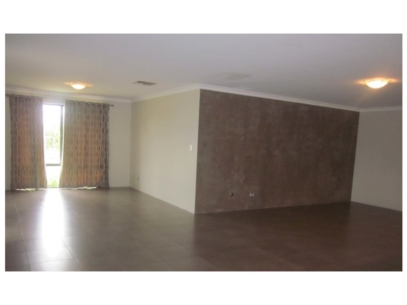 11 Balwyn Road, Australind WA 6233