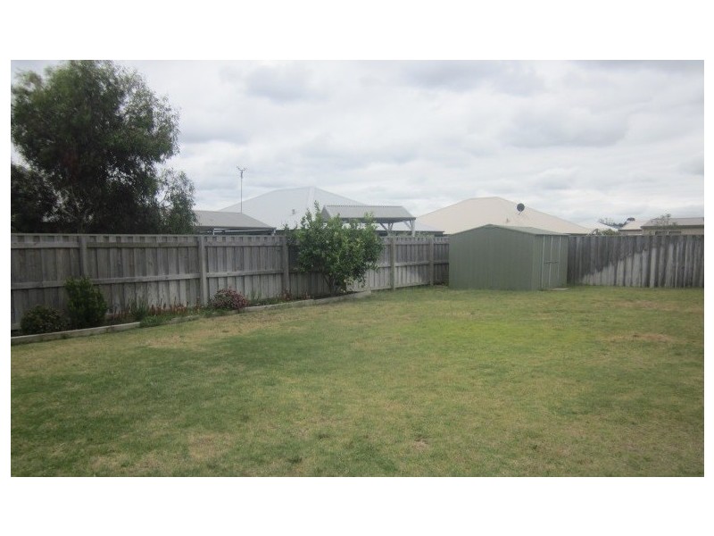 11 Balwyn Road, Australind WA 6233