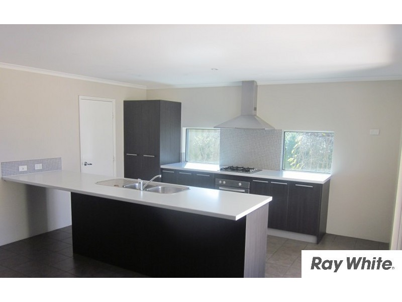 4 Wiroo Loop, Dalyellup WA 6230