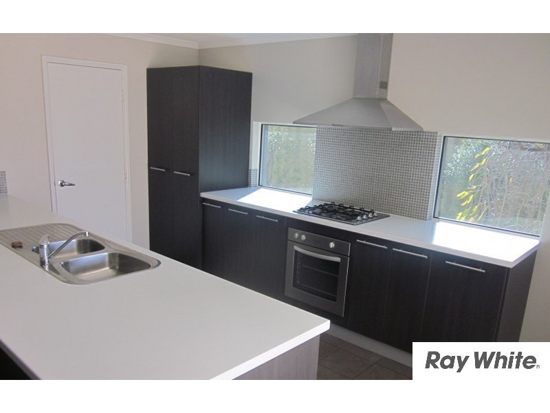 4 Wiroo Loop, Dalyellup WA 6230