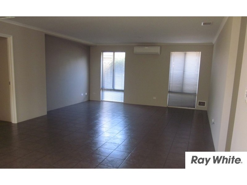 4 Wiroo Loop, Dalyellup WA 6230