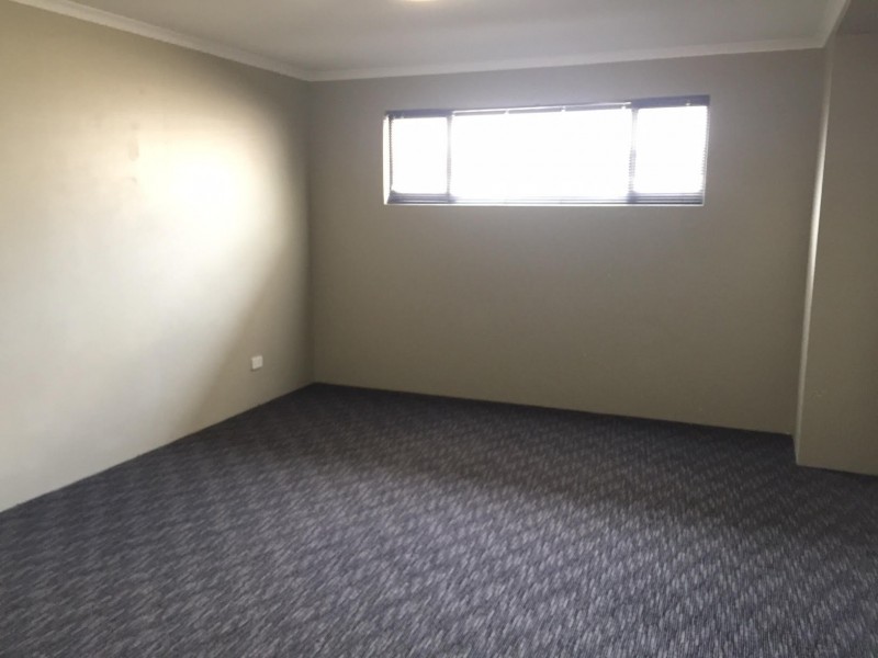 12 Wiroo Loop, Dalyellup WA 6230