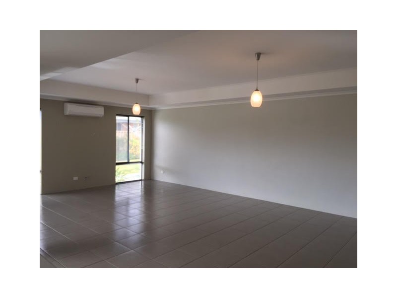 12 Wiroo Loop, Dalyellup WA 6230