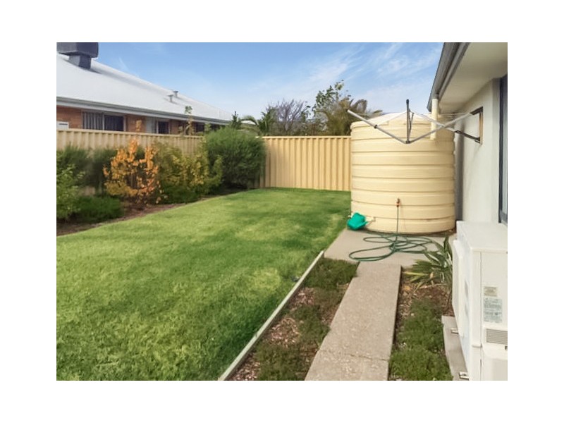 12 Wiroo Loop, Dalyellup WA 6230