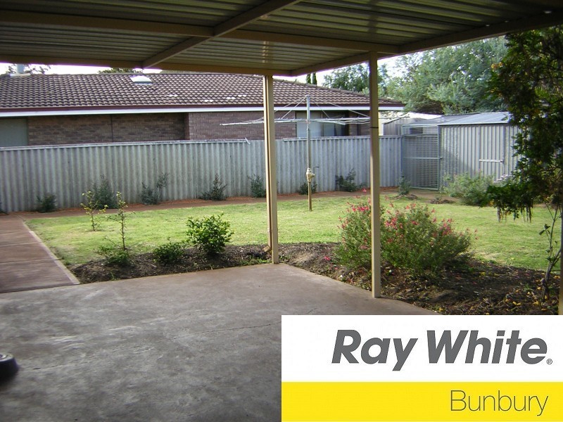 4 Travers Drive, Australind WA 6233