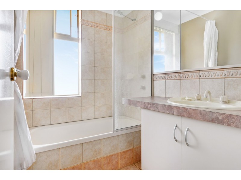 12 Leedshill Way, Australind WA 6233