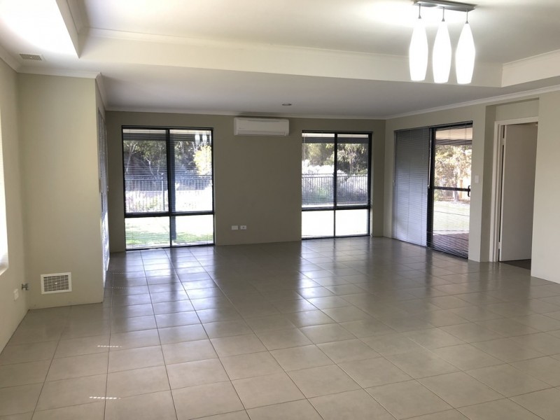 38 Kambany Approach, Dalyellup WA 6230