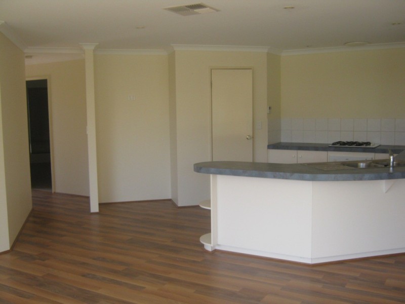 16 Modong Street, Dalyellup WA 6230