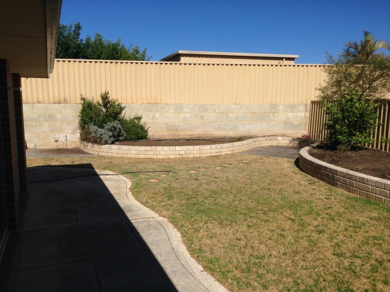 16 Modong Street, Dalyellup WA 6230