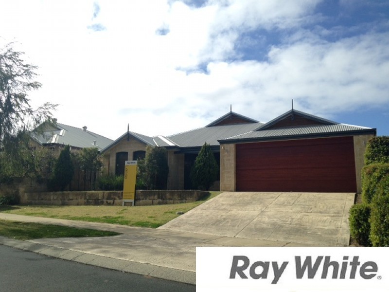 16 Wentworth Drive, Dalyellup WA 6230