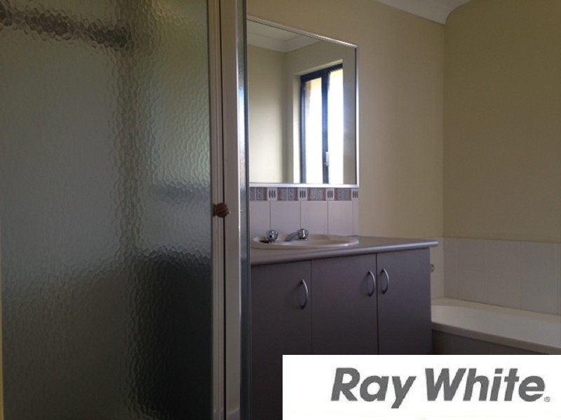 16 Wentworth Drive, Dalyellup WA 6230