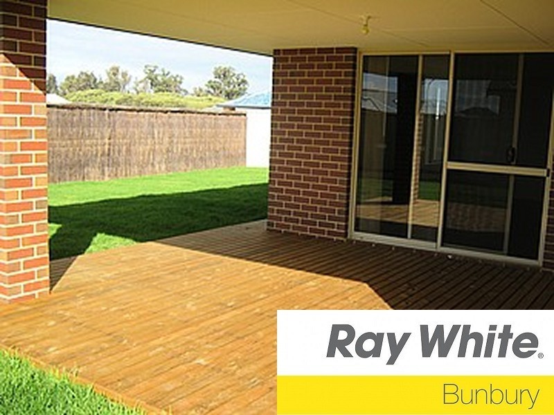 11 Koonak Street, Dalyellup WA 6230