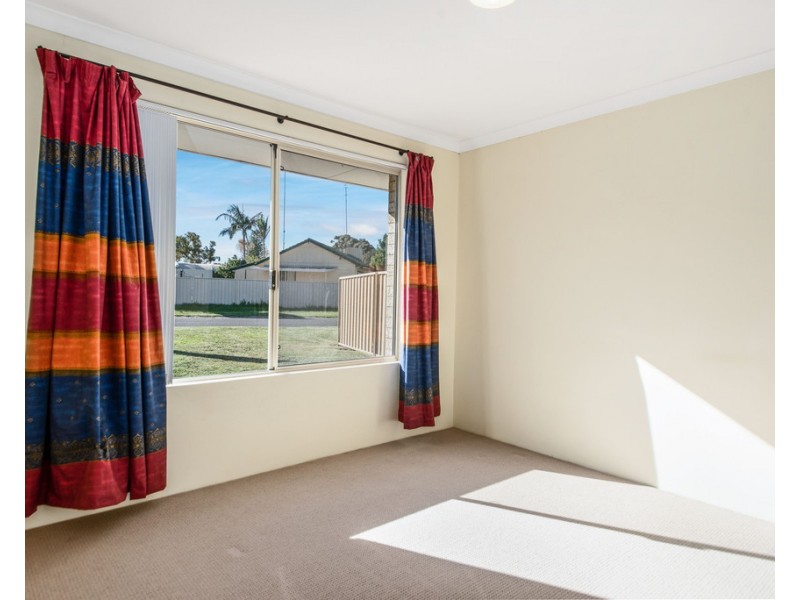 18 Bandak Road, Carey Park WA 6230