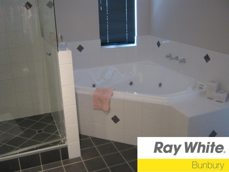 32 Killerby Drive, Dalyellup WA 6230