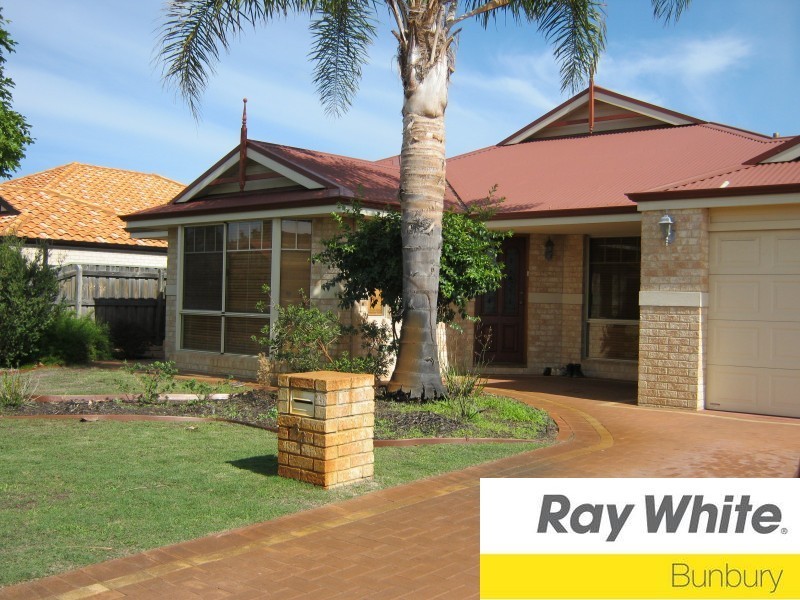 33 Barton Drive, Australind WA 6233
