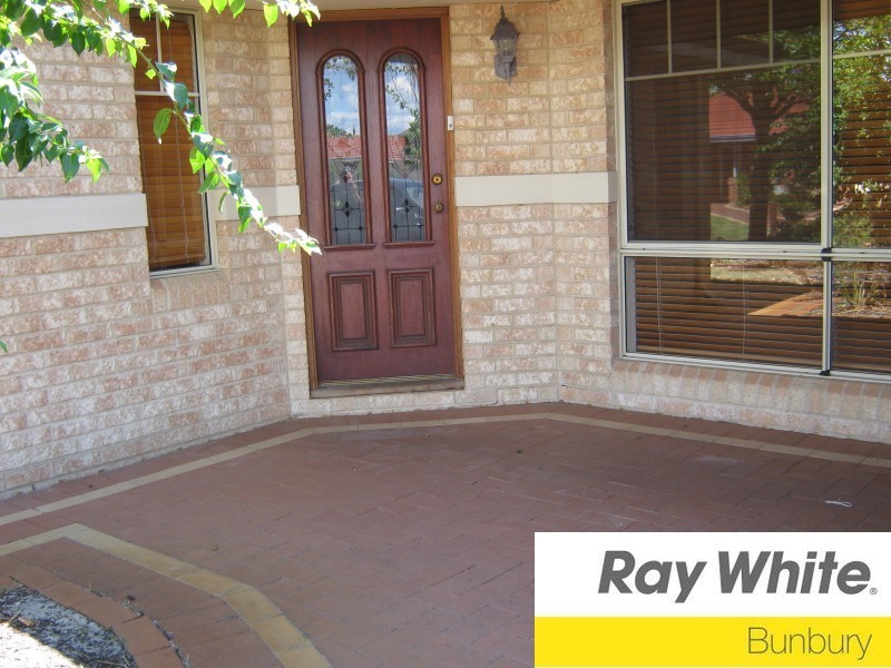 33 Barton Drive, Australind WA 6233