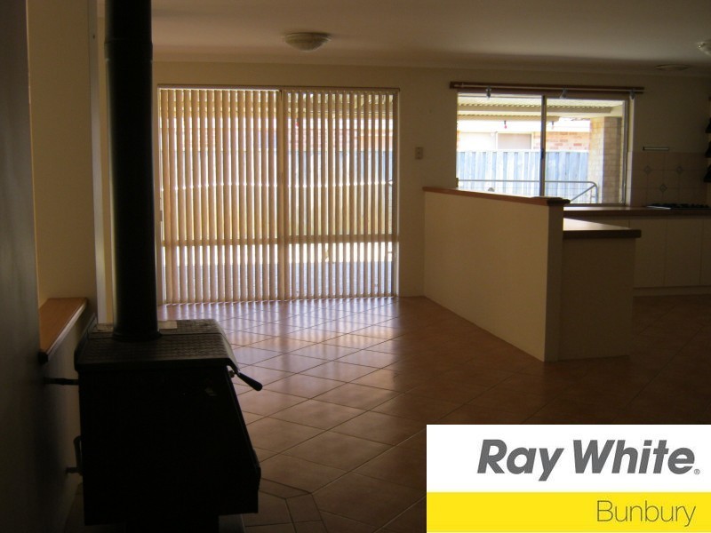 33 Barton Drive, Australind WA 6233