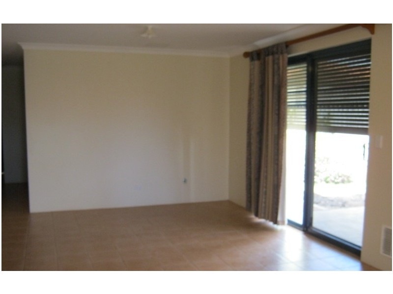 11C Woodrow Street, Carey Park WA 6230