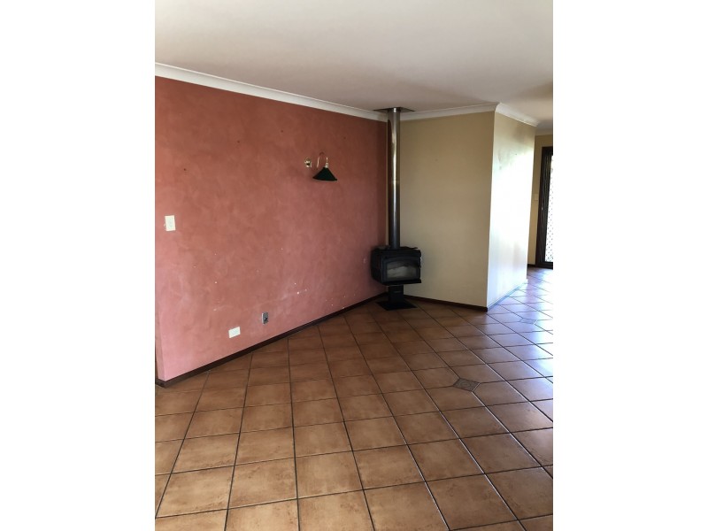 1 Batavia Place, Australind WA 6233