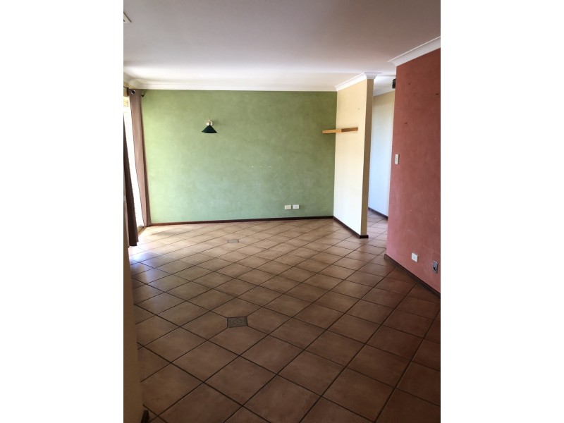 1 Batavia Place, Australind WA 6233