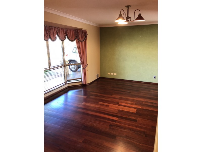 1 Batavia Place, Australind WA 6233