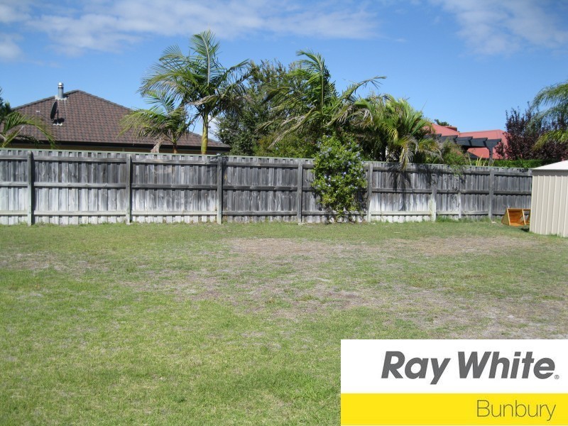 46 Macquarie Drive, Australind WA 6233