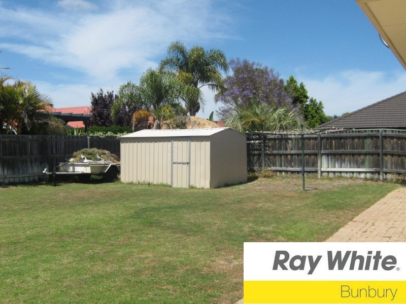 46 Macquarie Drive, Australind WA 6233