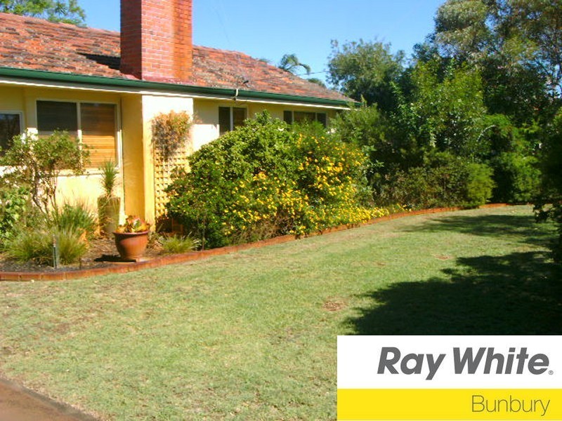 15 Sulphur Street, Withers WA 6230